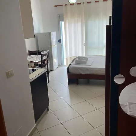 Enis 2 Apartamento Vlorë